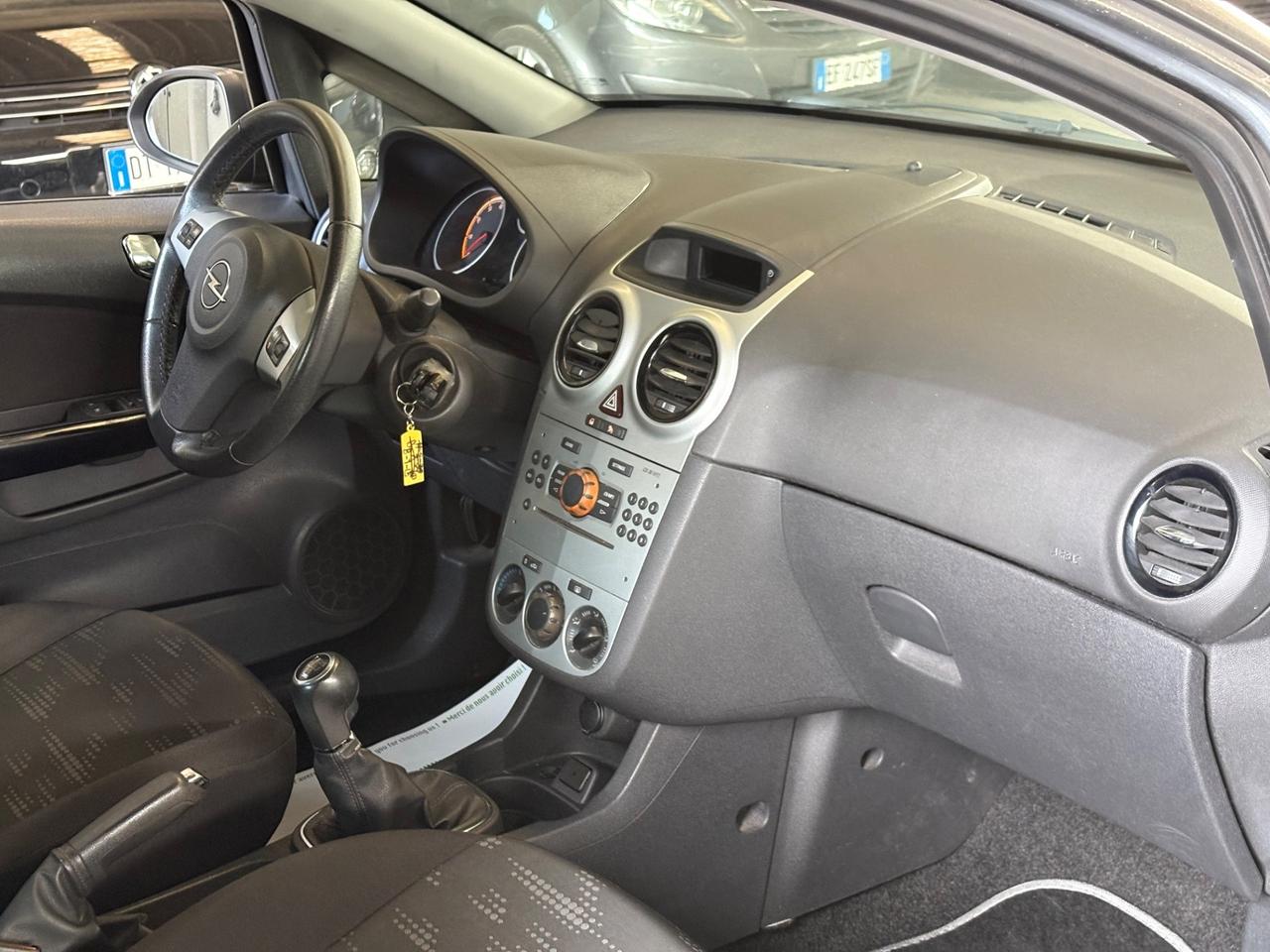 Opel Corsa 1.2 5 porte Club