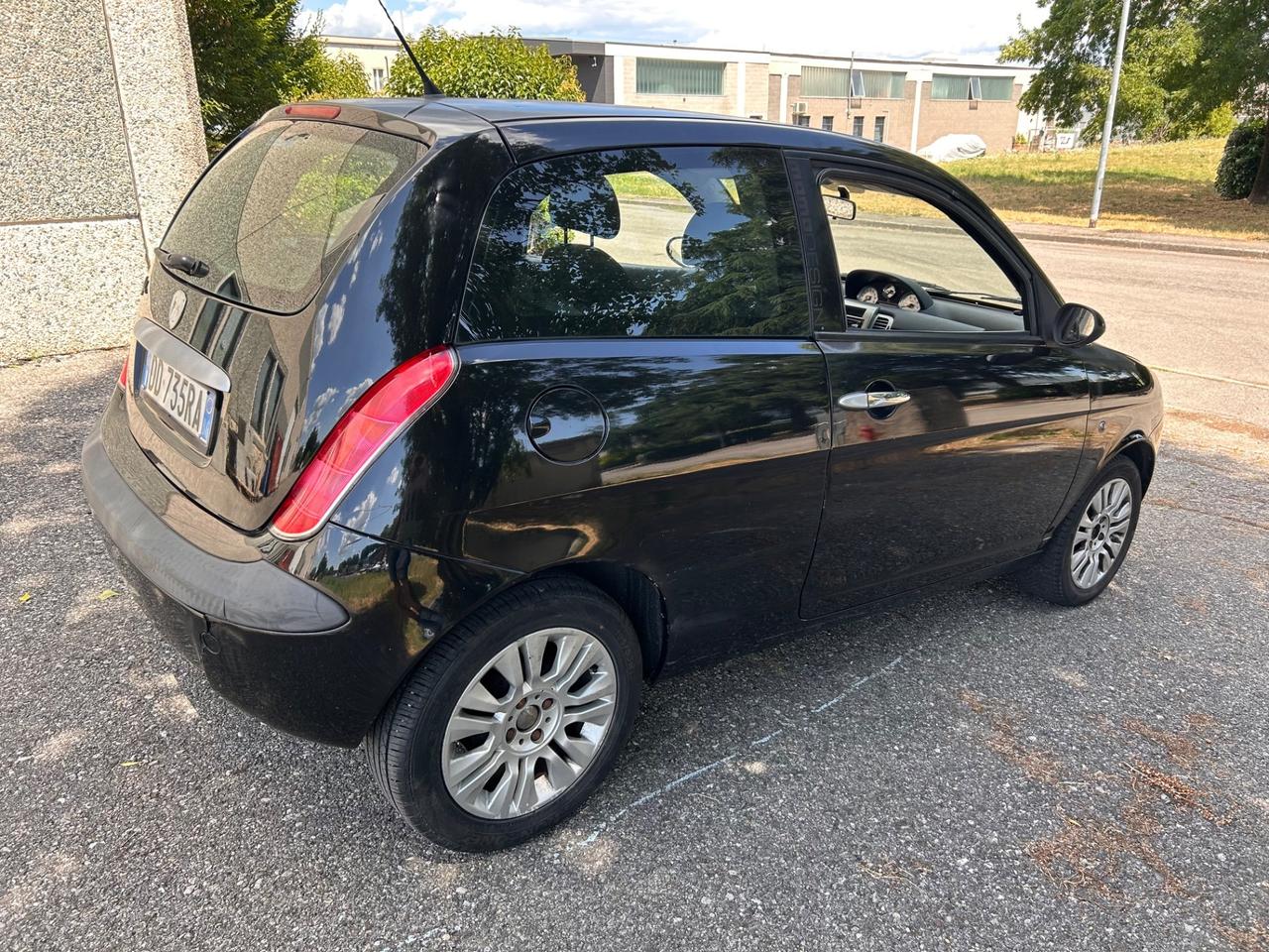 Lancia Ypsilon Momo 1200 neopatentati