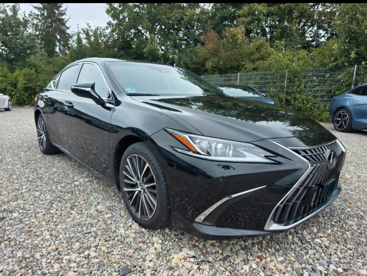 Lexus ES Hybrid Luxury