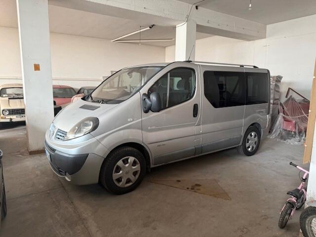 Renault Trafic T29 2.0 dCi/115 PL-TN Passenger Grand Black Ed. 9 Posti