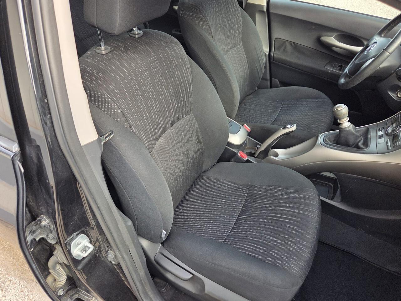 Toyota Auris 2.0TDI D-4D SOL -SOLI KM65.000-