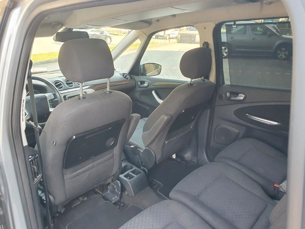 Ford Galaxy 2.0 TDCi 140 CV Ghia DPF