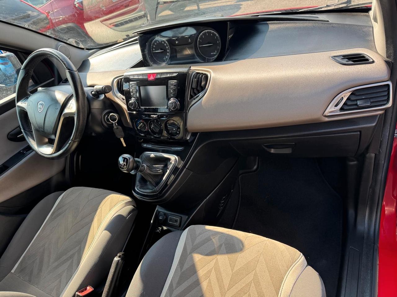 Lancia Ypsilon 1.2 69 CV 5 porte GPL Ecochic Silver