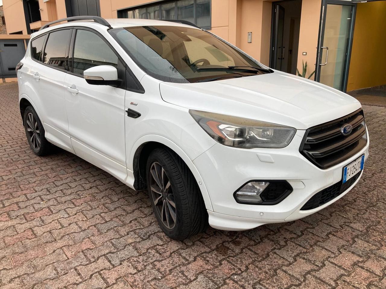 Ford Kuga 1.5 TDCI 120 CV S&S 2WD ST-Line