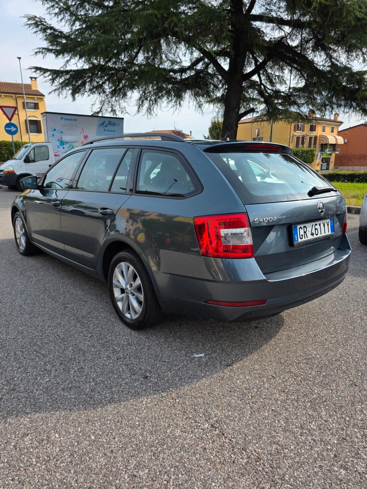 Skoda Octavia 2.0 TDI SCR 150 CV DSG Wagon Executive