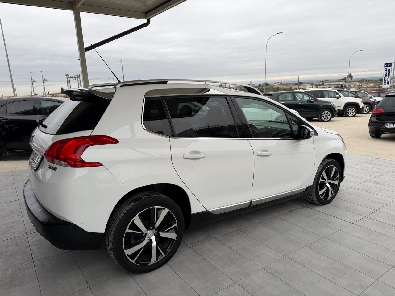 Peugeot 2008 BlueHDi 100 Allure