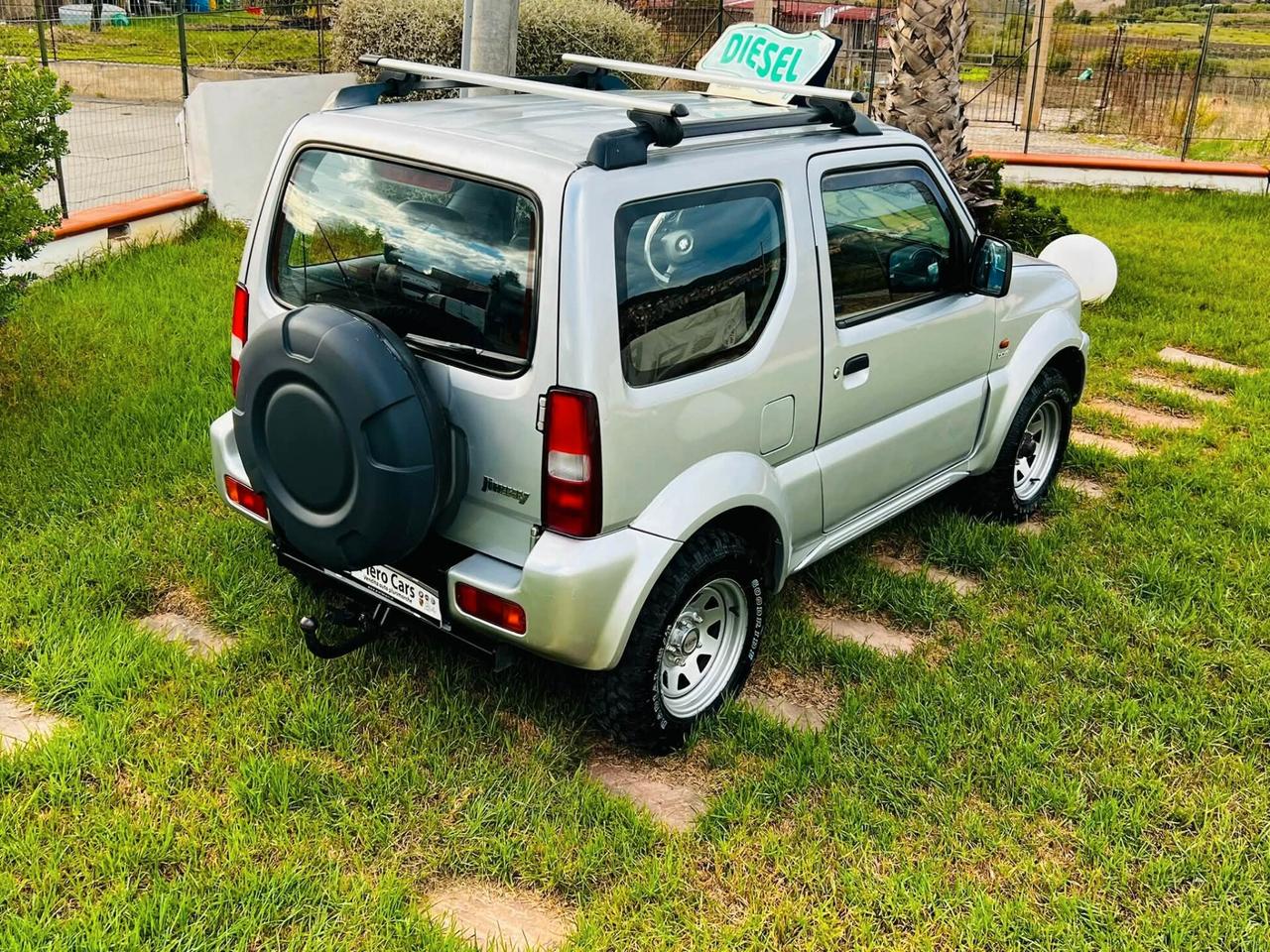 SUZUKI JIMNY 1.5 DIESEL 4X4 ANNO 2005 CON GANCIO TRAINO