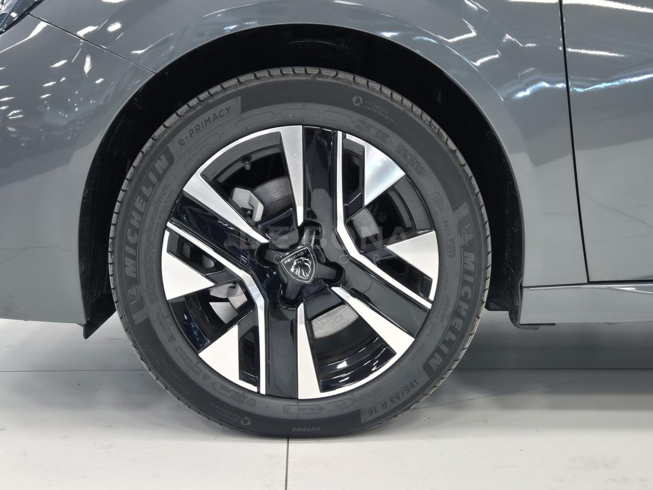 Peugeot 208 1.2 hybrid allure 110cv e-dcs 6