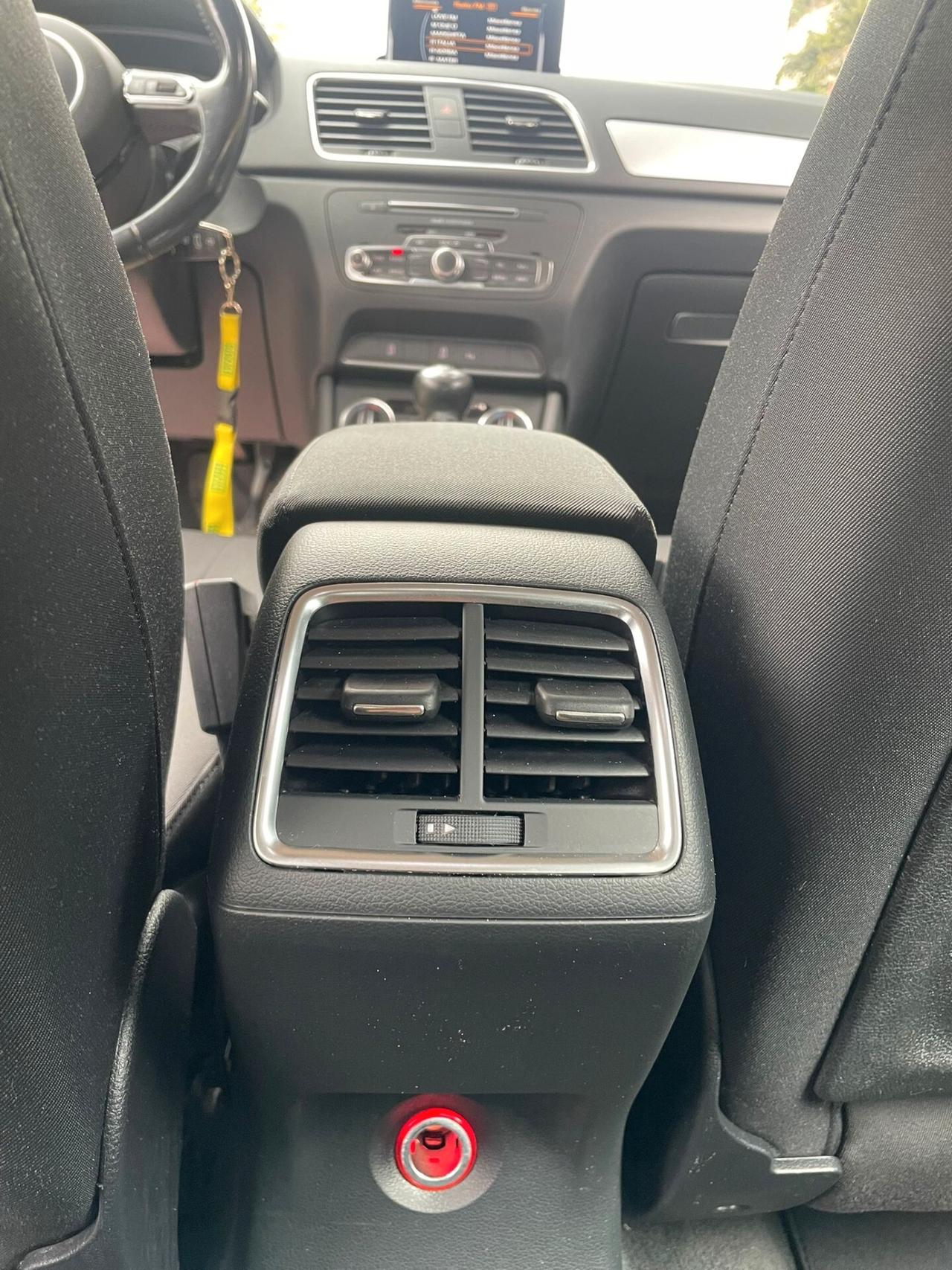 Audi Q3 2.0 TDI 120 CV S line Edition