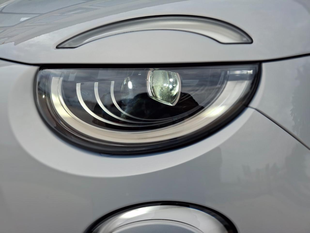 Fiat 500Hybrid, 3900€ANT. 233€MENS.