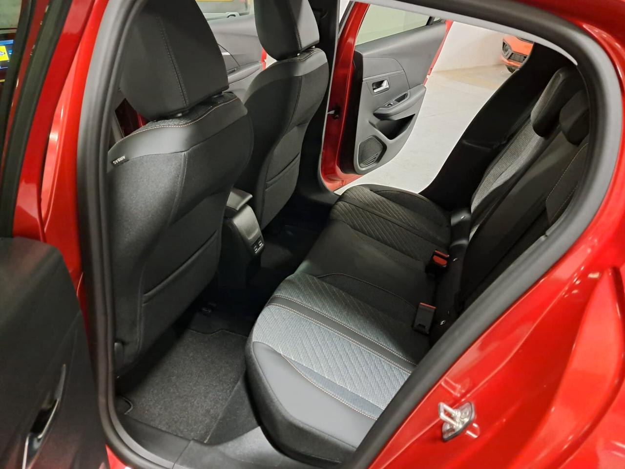 Peugeot 208 1200 PureTech 101CV Allure 5 Porte Km. 0