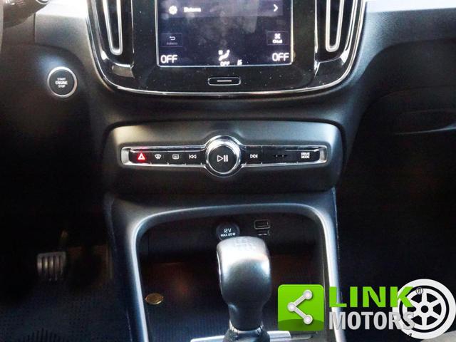 VOLVO XC40 T3 Momentum -UNICO PROPRIETARIO-FULL OPTIONALL...