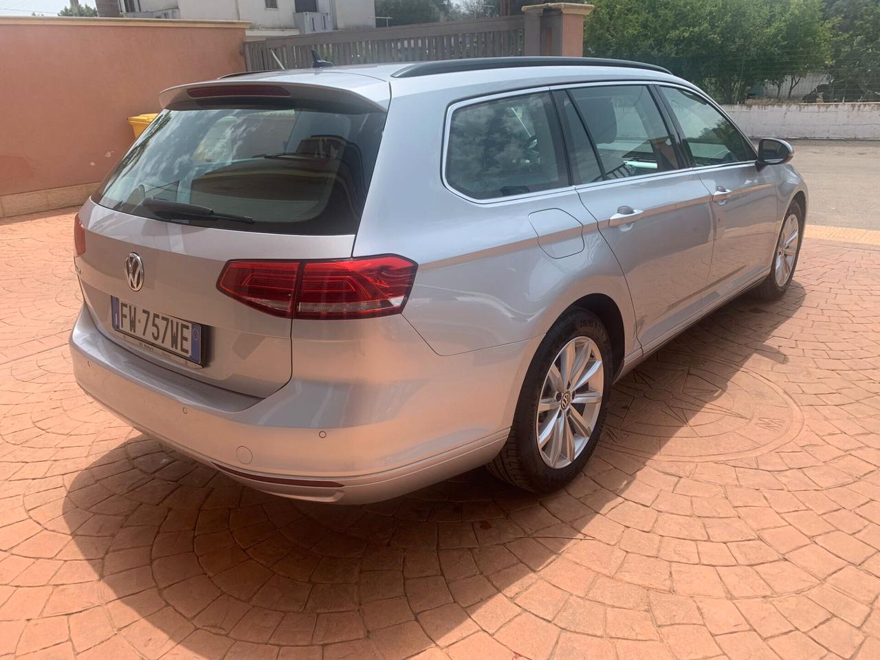 Volkswagen Passat Variant 1.6 TDI SCR DSG Executive