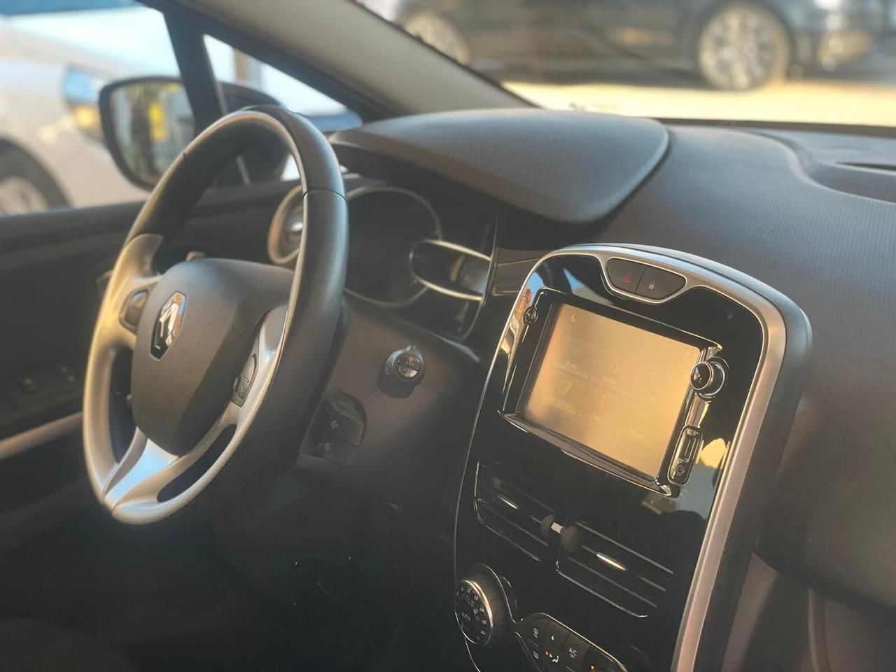 Renault Clio TCe 12V 90 CV Start&Stop 5 porte Energy Duel
