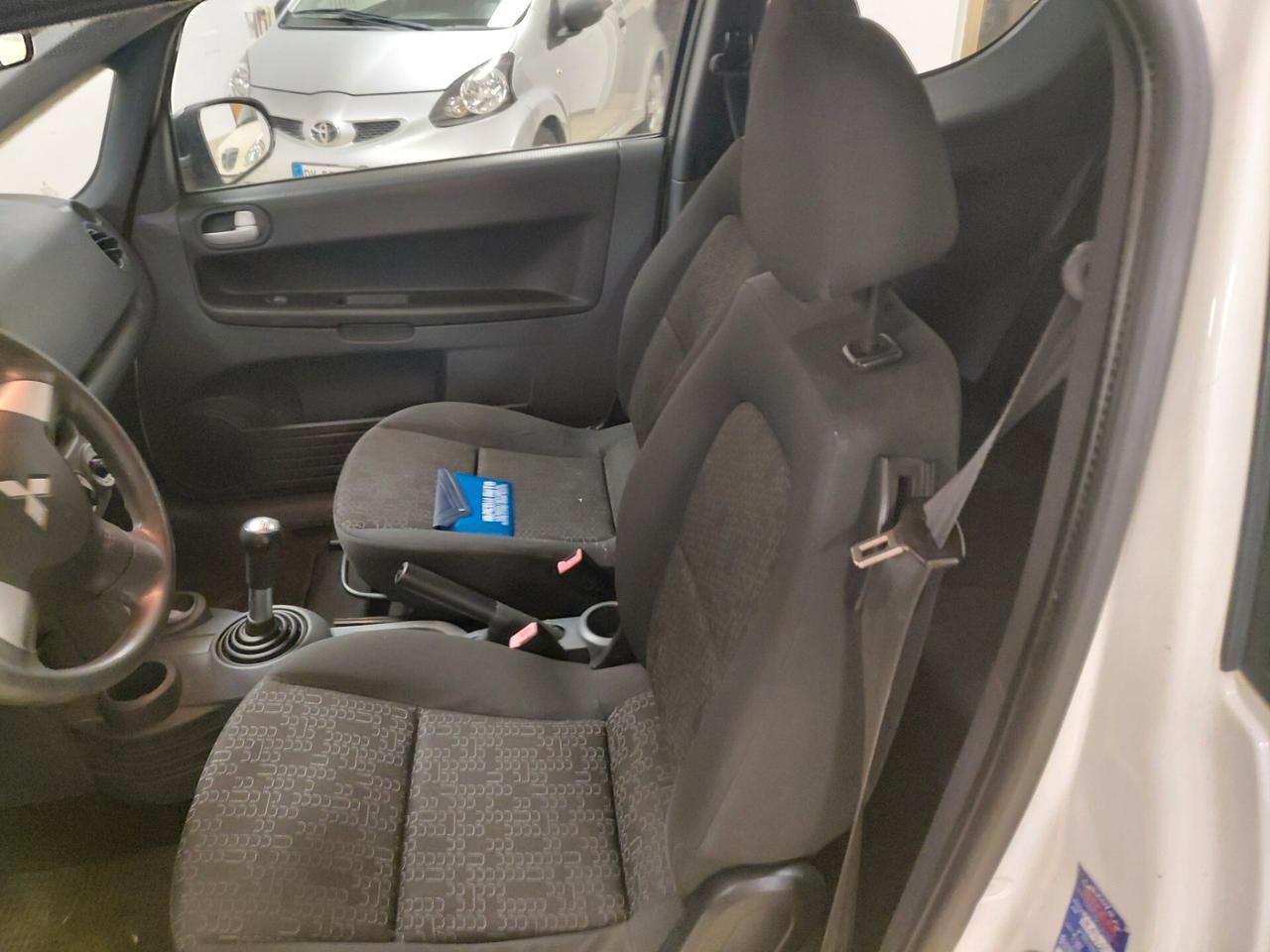 MITSUBISHI COLT ANNO 2011 BZ 1 1 ADATTA NEOPATENTATI KM 163 MILA
