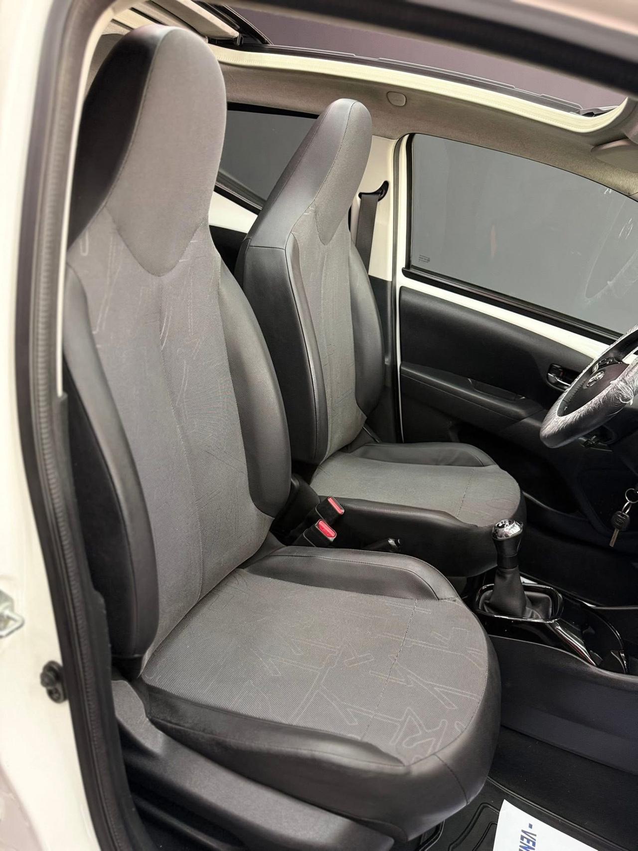 Toyota Aygo 1.0 Benzina CABRIO x-wave 2015