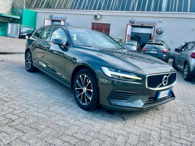 Volvo V60 B4 (d) Geartronic Momentum Business Pro Garanzia 24M