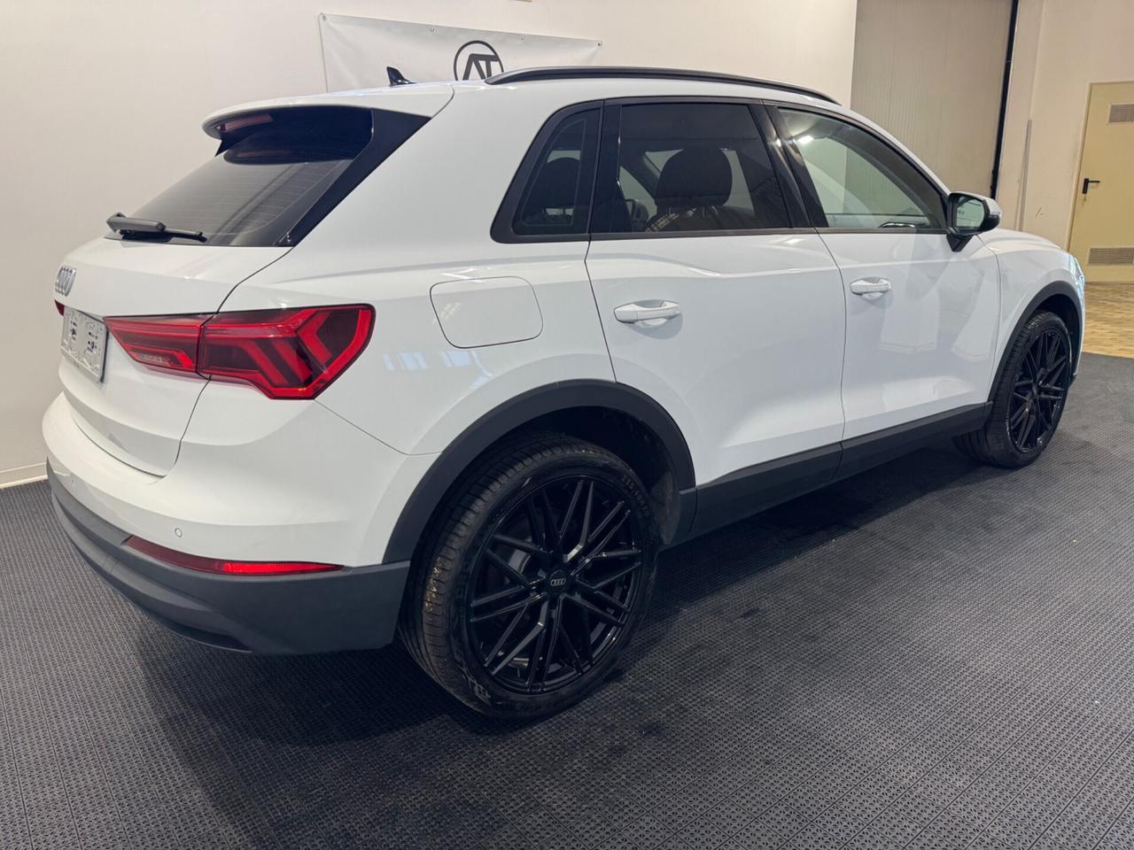 Audi Q3 35 TDI Business Advanced