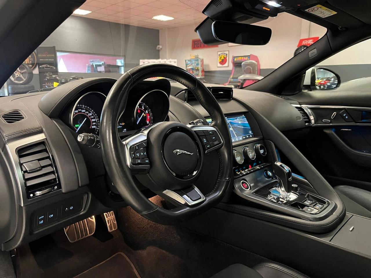 Jaguar F-Type 2.0 aut. Coupé R-Dynamic