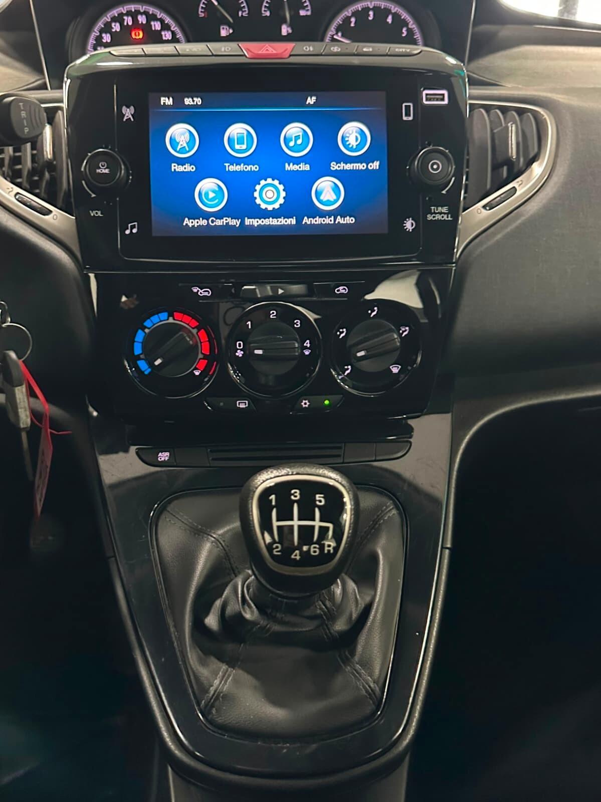 Lancia Ypsilon 1.0 FireFly 5 porte S&S Hybrid Gold Plus