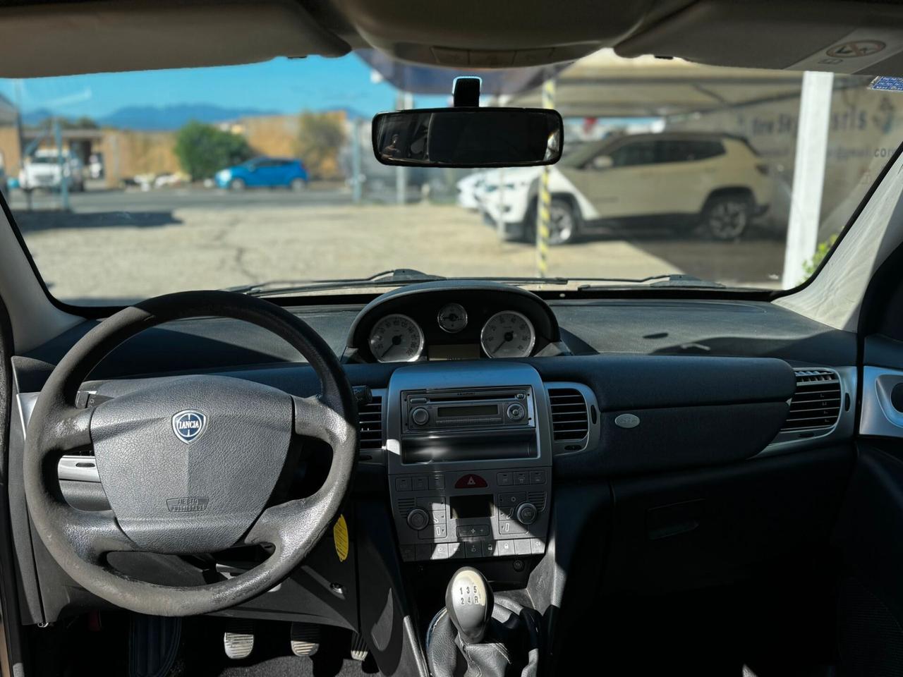 Lancia Ypsilon 1.3 MJT 75 CV Platinum