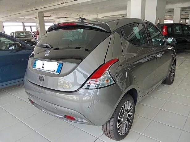 Lancia Ypsilon 1.2 69 CV 5 porte GPL Gold
