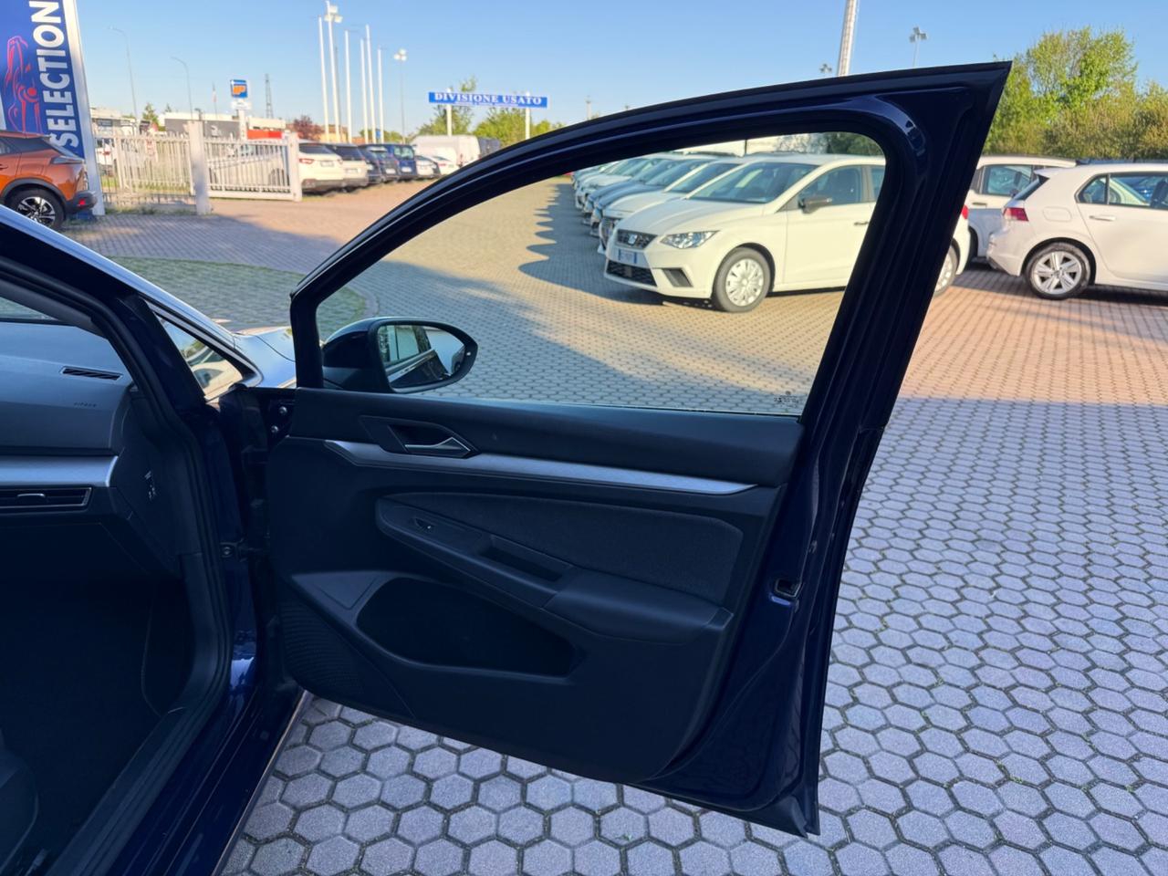 Golf Variant 2.0 TDI SCR DSG Life OK NEOPATENTATI