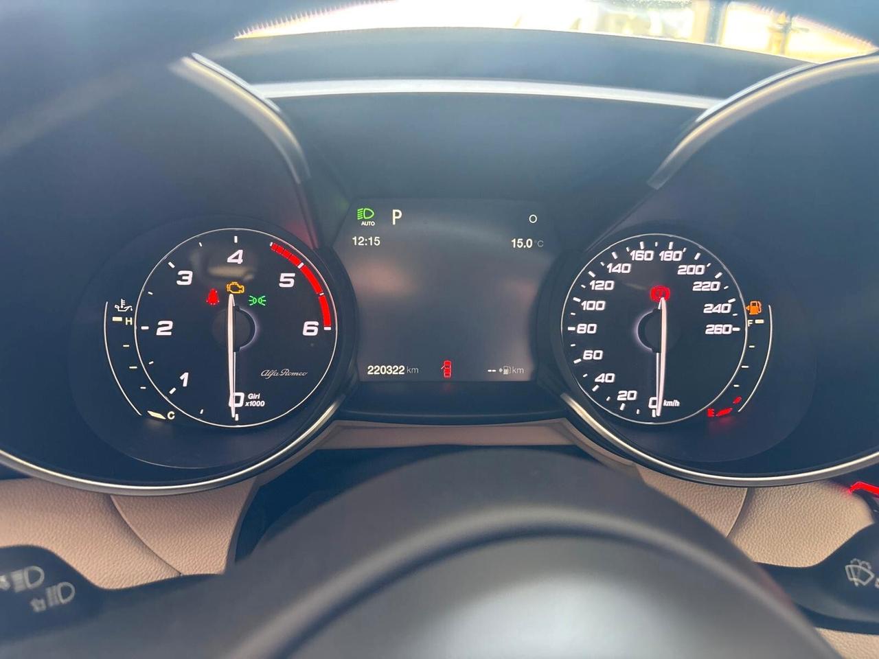 Alfa Romeo Giulia 2.2 Turbodiesel 210 CV AT8 AWD Q4 Veloce