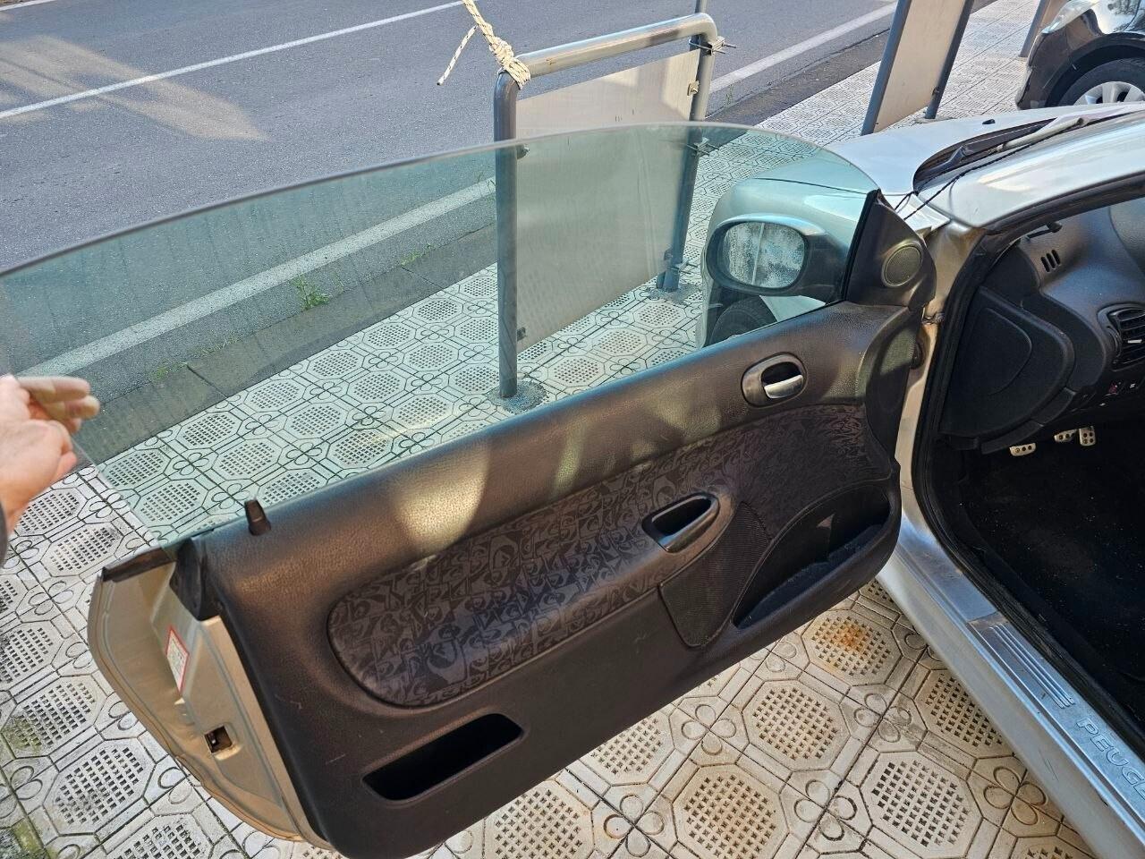 Peugeot 206 1.6 16V CC Cabrio