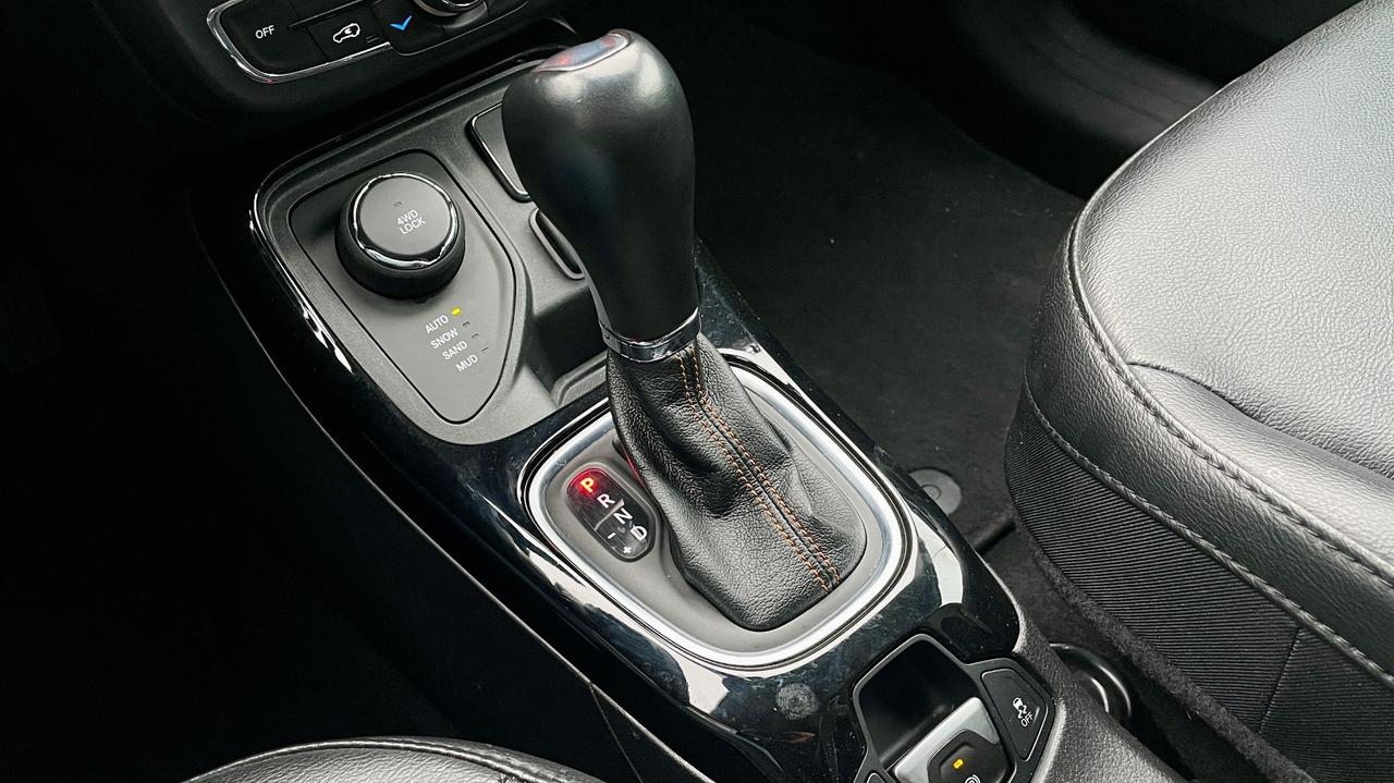 JEEP COMPASS 2.0 4WD 140CV GANCIO TRAINO -FULL LED, PELLE, NEOPATENTATI