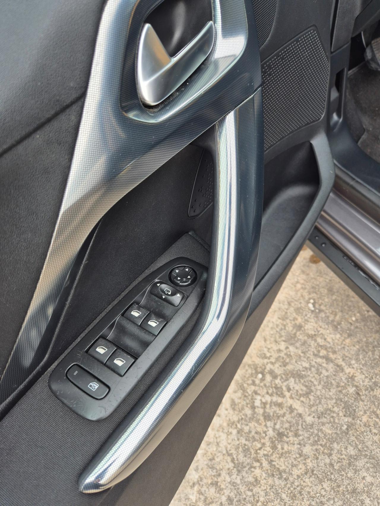 Peugeot 2008 PureTech 82 Allure