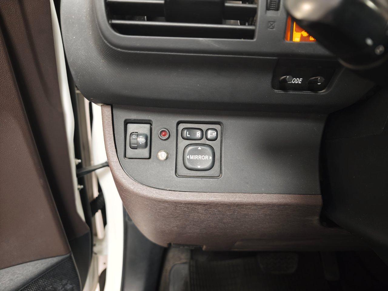 Toyota iQ 1.0 Tobasco cvt