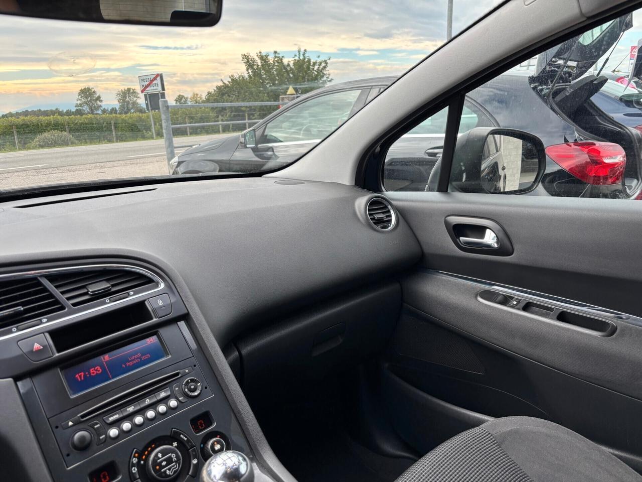 Peugeot 5008 1.6 Diesel 7 Posti Neopatentati