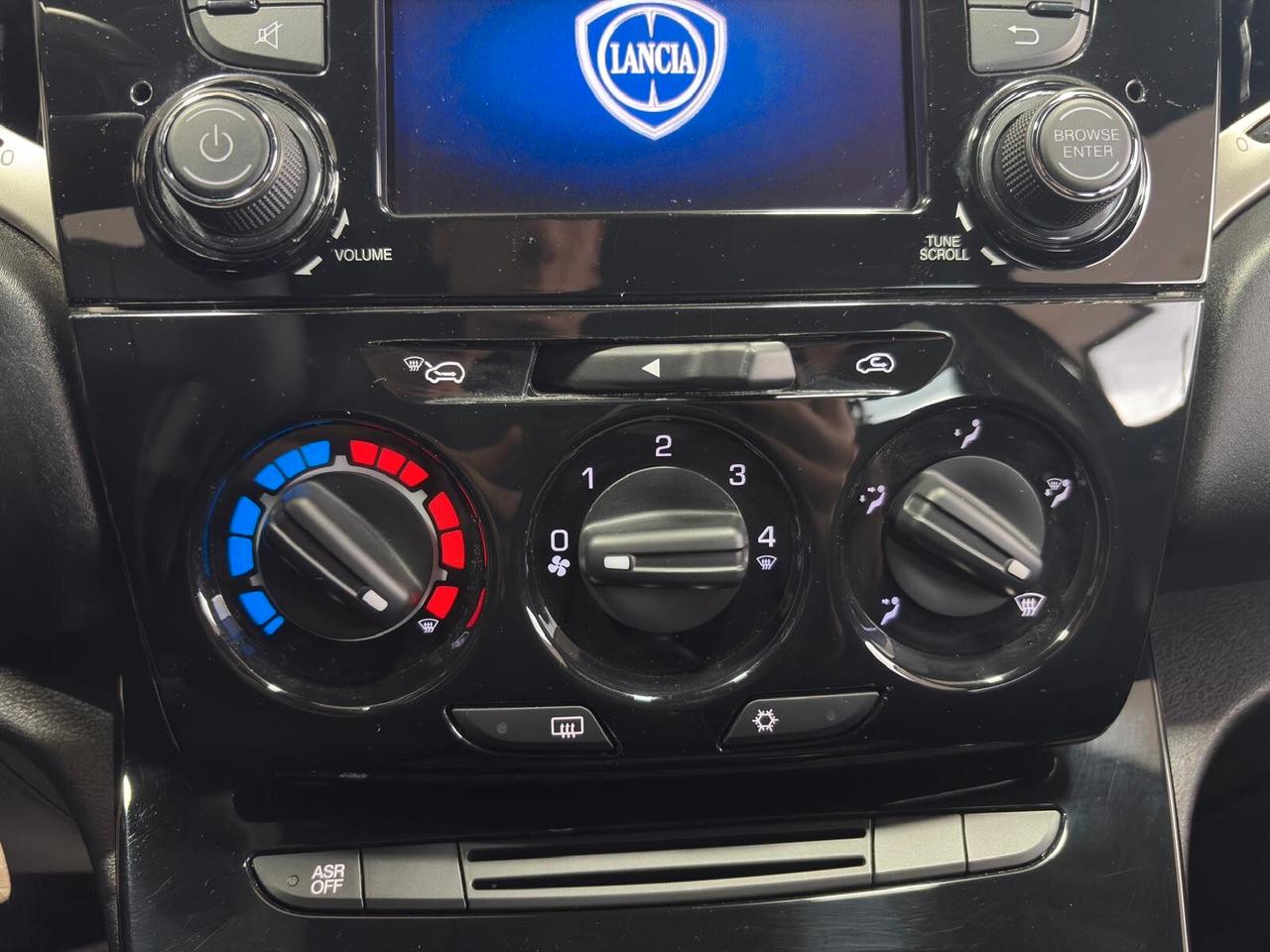 Lancia Ypsilon 1.2 BENZINA 69CV