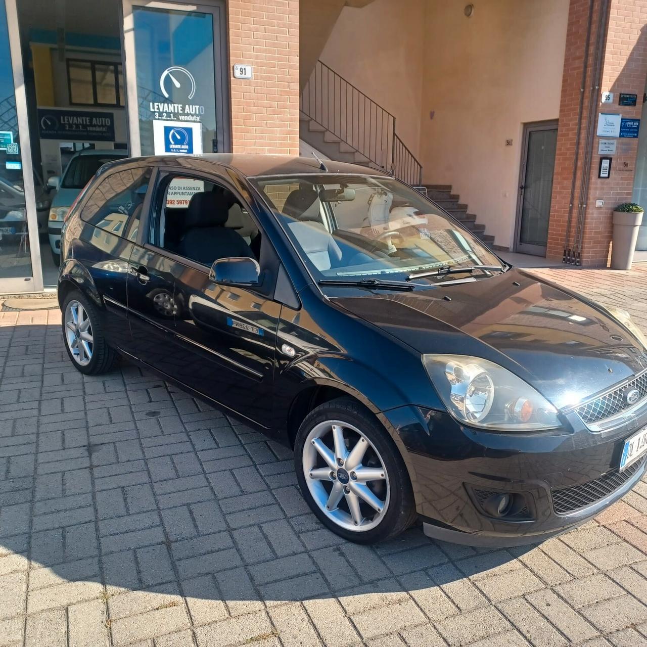 155.148 FIESTA 1.4 DCI NEOPATENTATI BEN CONSERVATA