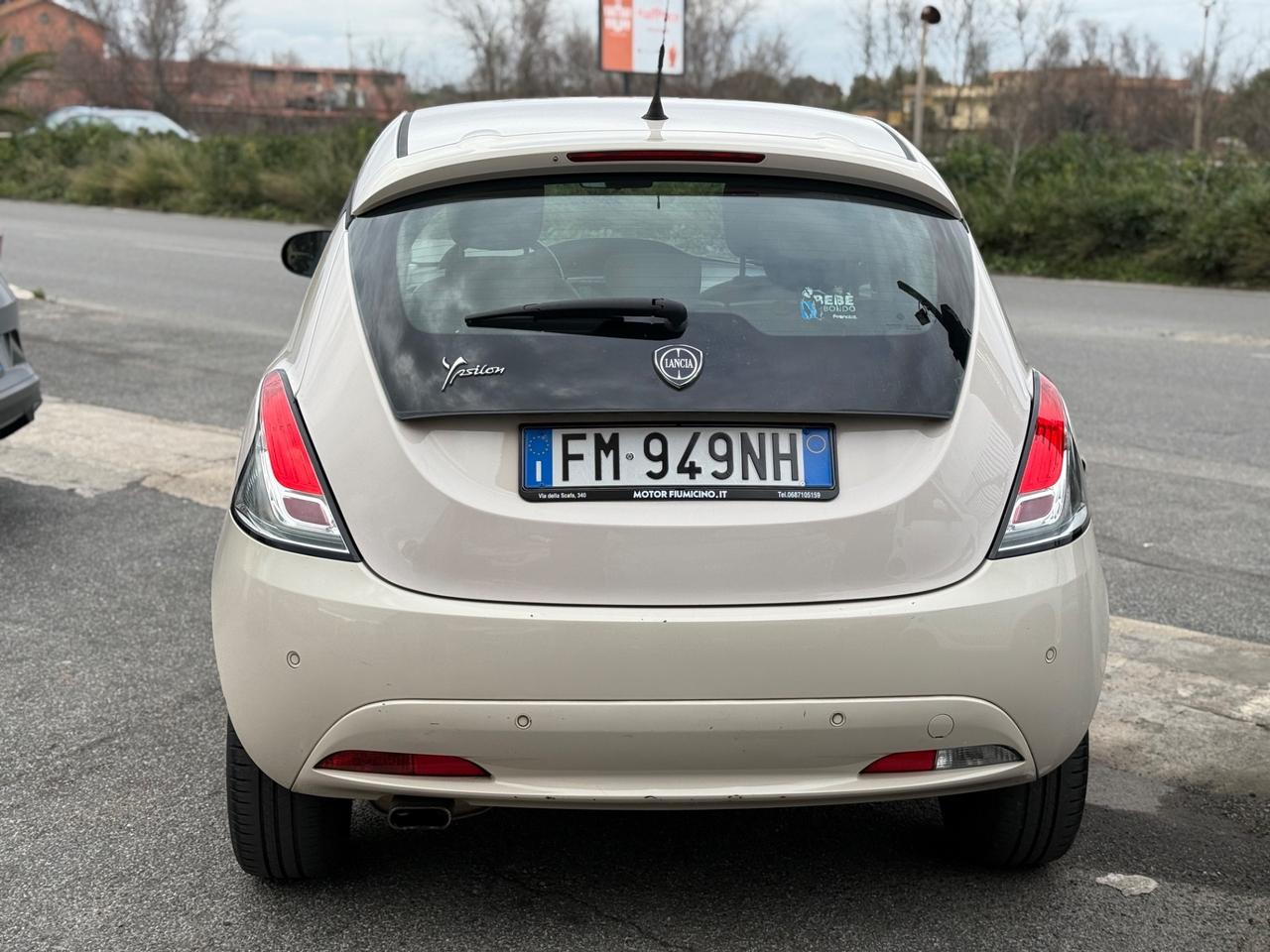 Lancia Ypsilon 1.2 69cv 5 porte Gold