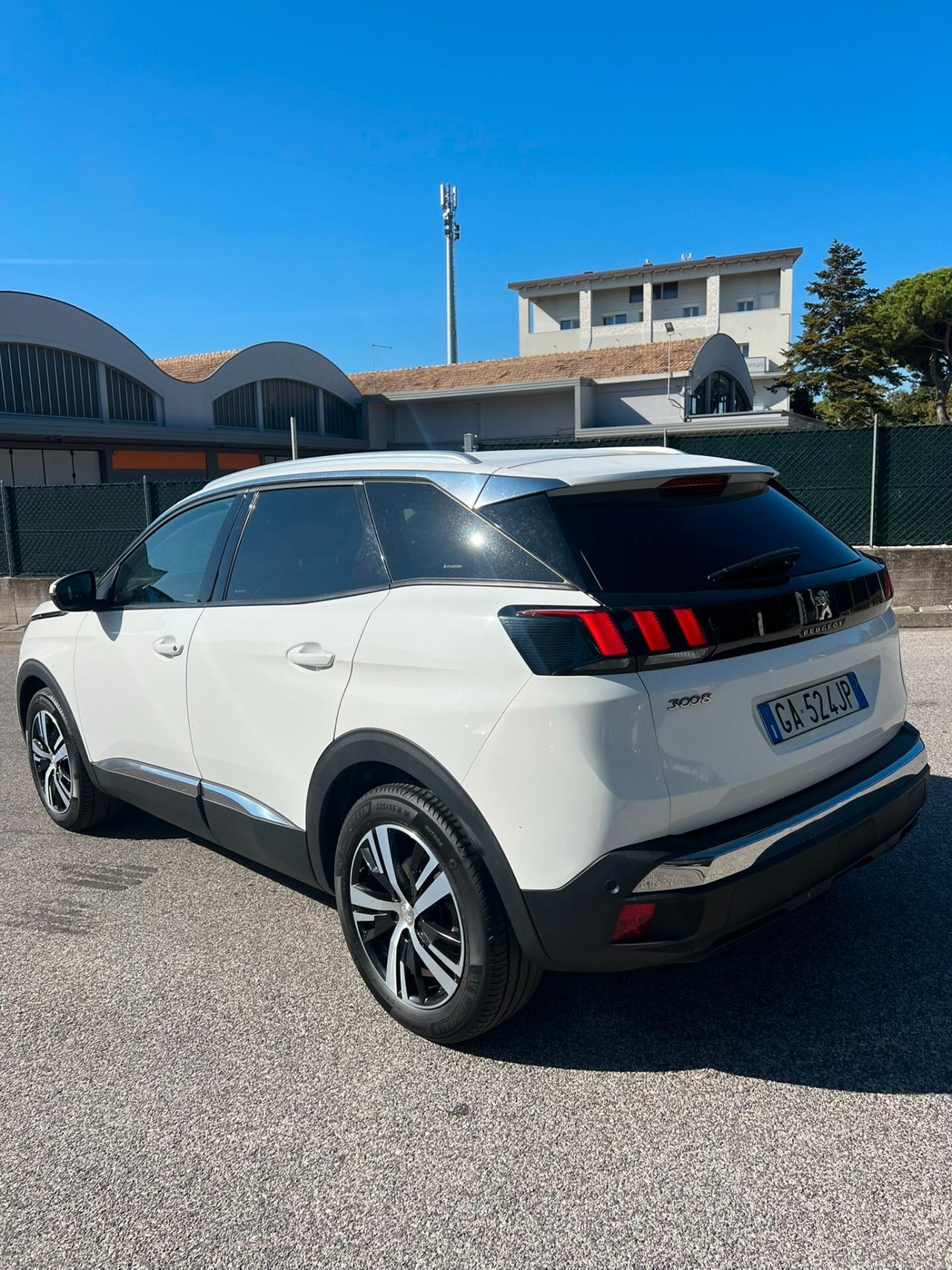 Peugeot 3008 BlueHDi 130 S&S EAT8 Allure