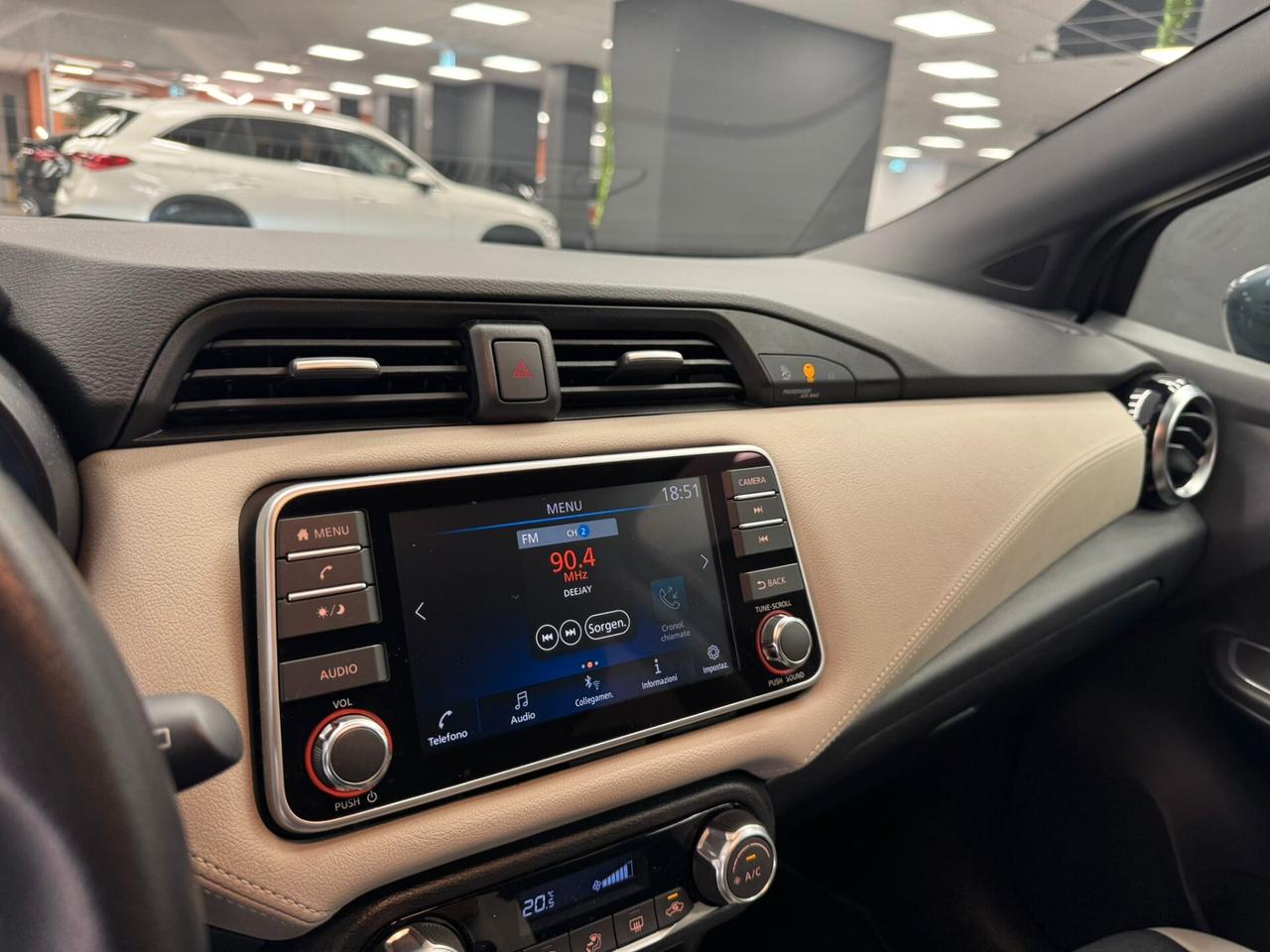 Nissan Micra IG-T 92 5 porte Tekna