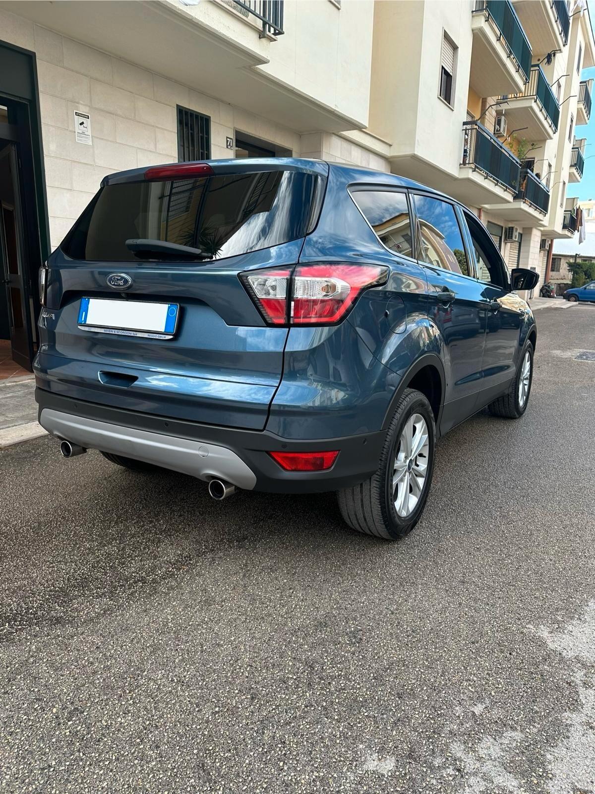 Ford Kuga 1.5 TDCI 120 CV S&S 2WD Powershift Edition