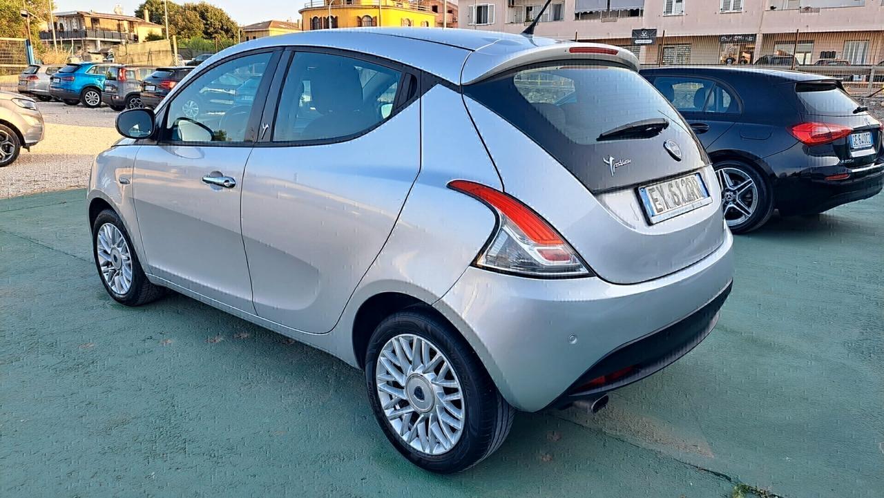Lancia Ypsilon 1.2 69 CV 5 porte Gold