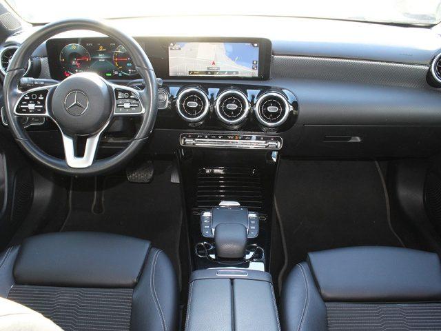 MERCEDES-BENZ A 250 e hybrid EQ Sport