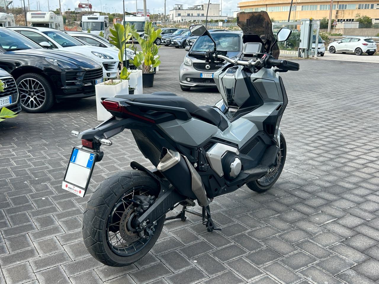 Honda X-ADV 750 depotenziato a libretto