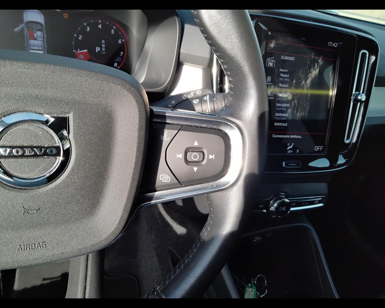 VOLVO XC40 - XC40 1.5 t2 Momentum Pro auto my21