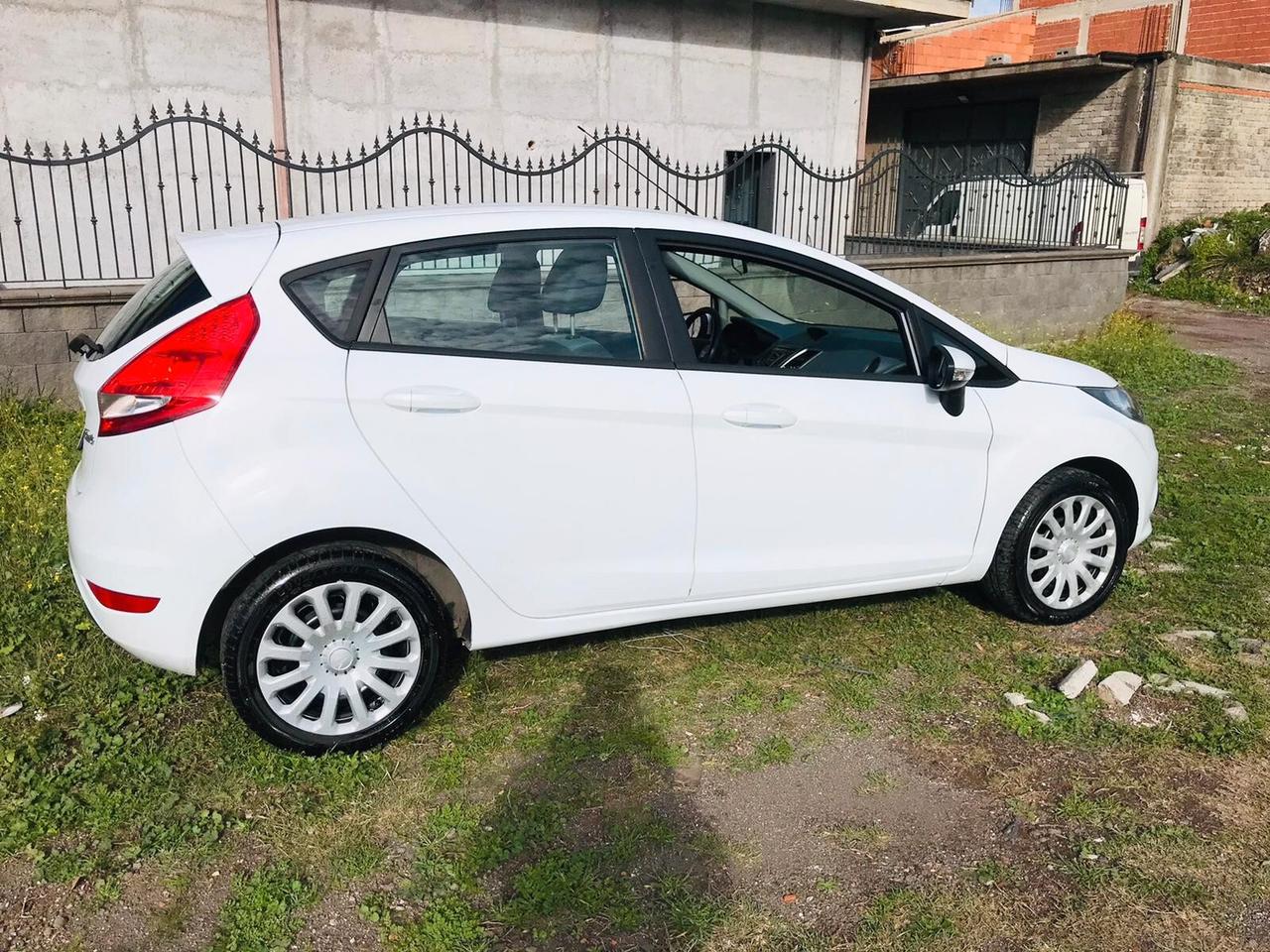 Ford Fiesta 1.4TDCI NEOPATENTATI CHIAMA