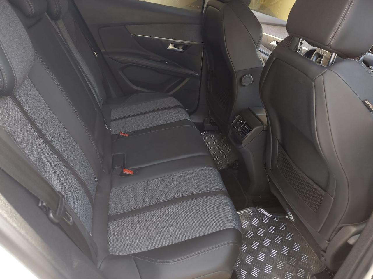Peugeot 3008 Allure 1.2 PureTech 130