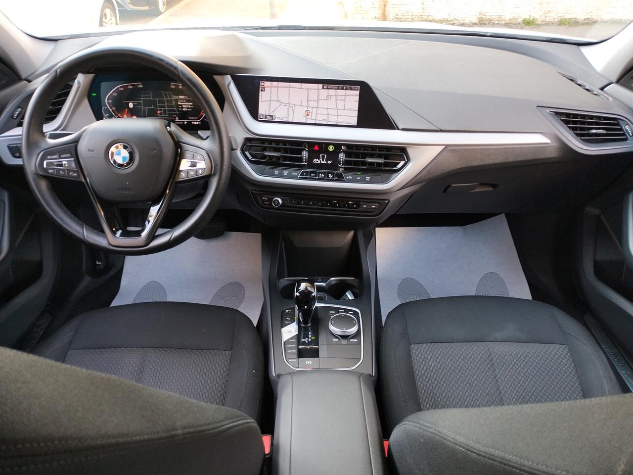 BMW 116 d Serie 1 F40 Sport auto NEOPATENTATI *IVA ESPOSTA*