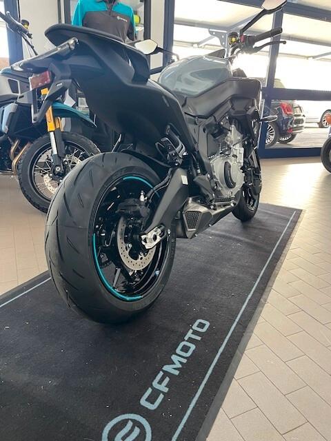 Cf Moto Altro NK 675