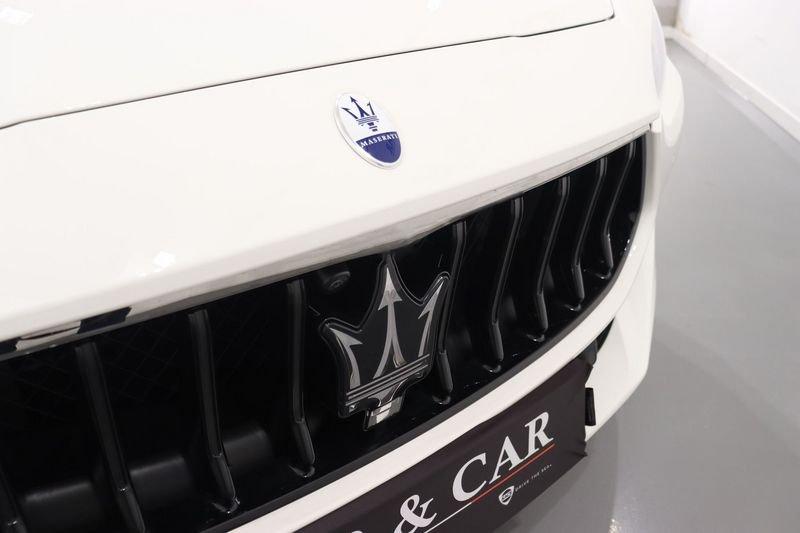 Maserati Ghibli 330 CV MHEV GT Ultima