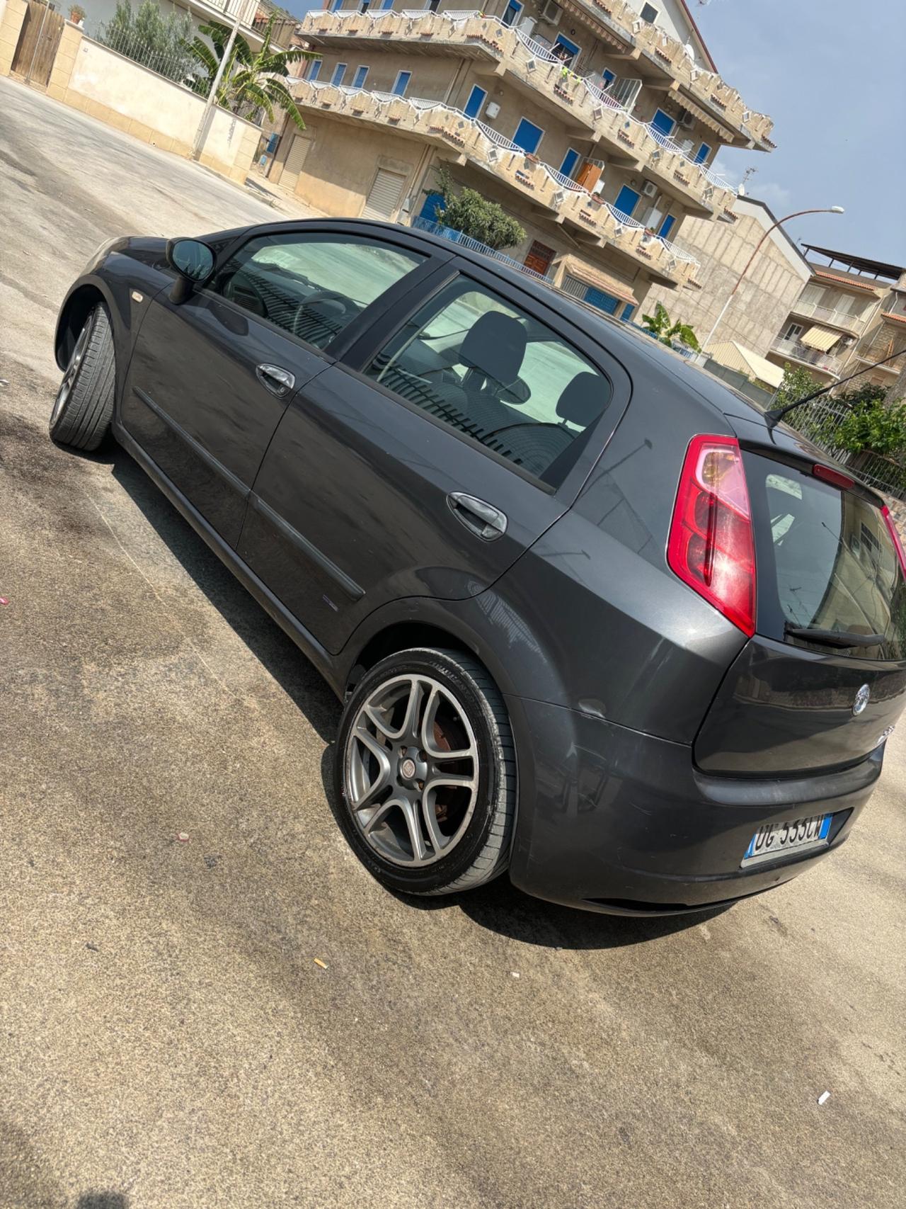 Fiat Grande Punto Grande Punto 1.3 MJT 75 CV 5 porte Dynamic