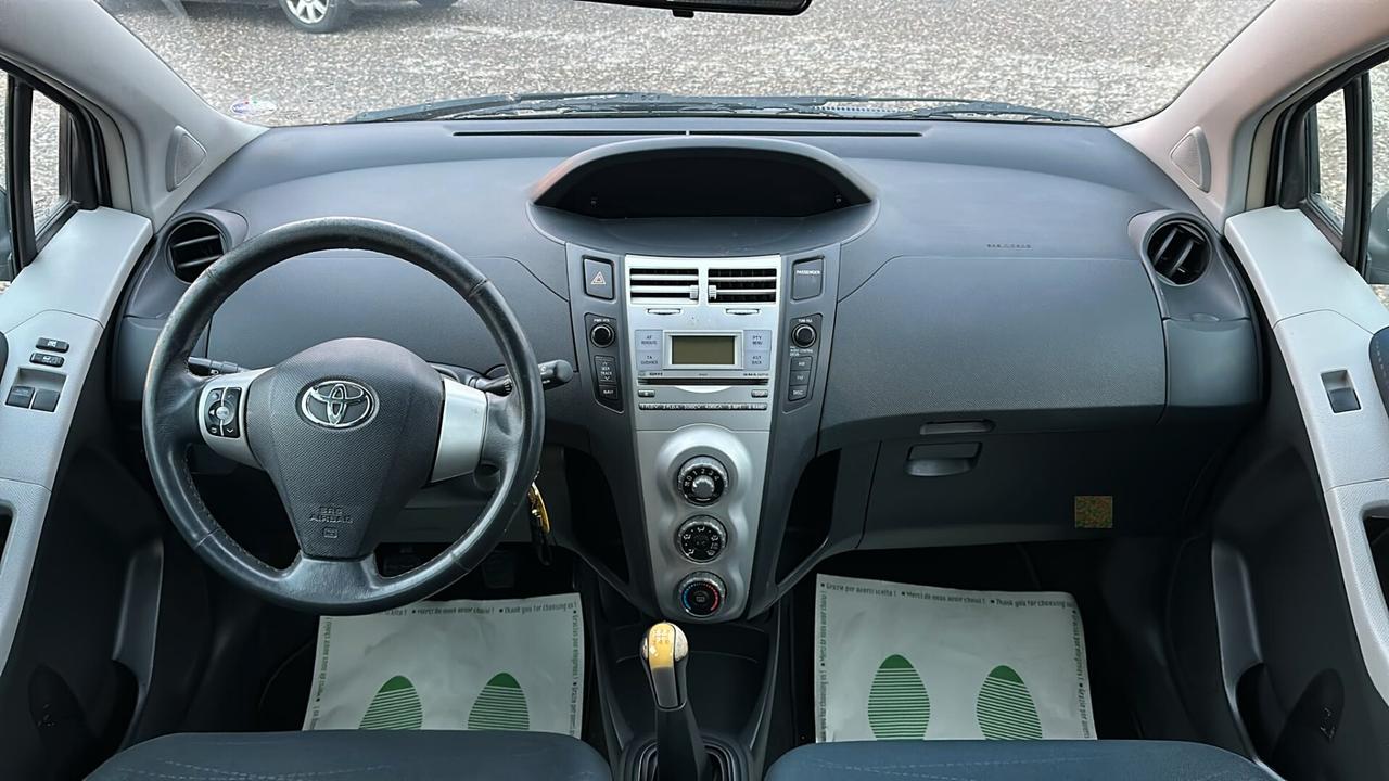 Toyota Yaris 1.0 benzina 5 porte
